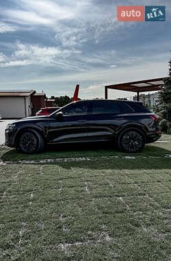 Внедорожник / Кроссовер Audi Q8 e-tron 2023 в 
