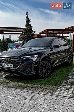 Внедорожник / Кроссовер Audi Q8 e-tron 2023 в 