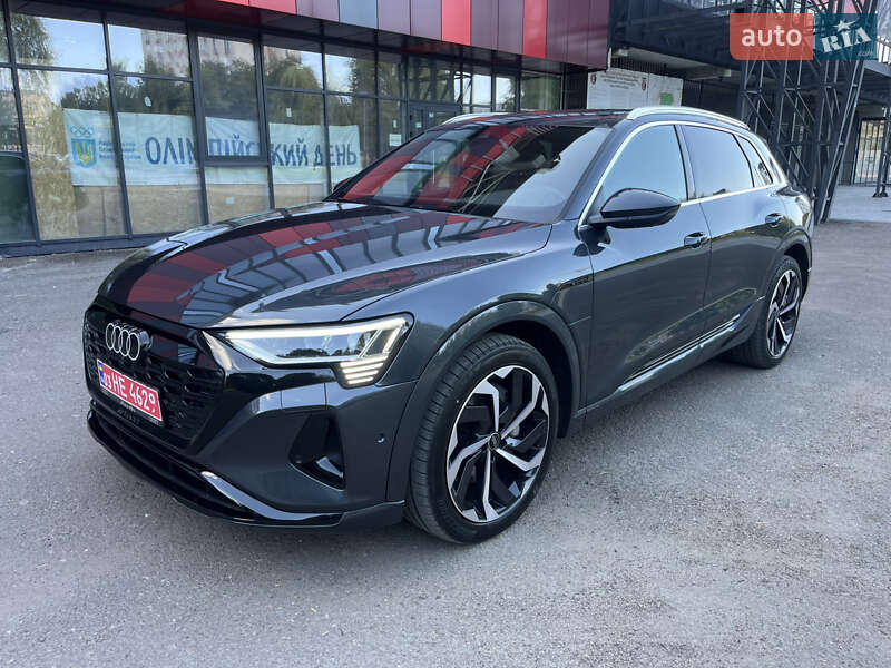Внедорожник / Кроссовер Audi Q8 e-tron 2023 в Ровно