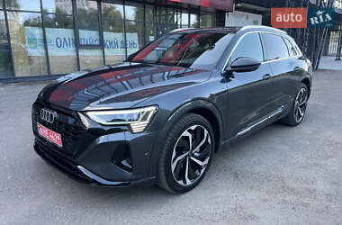 Внедорожник / Кроссовер Audi Q8 e-tron 2023 в 