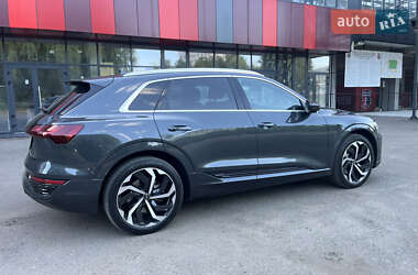 Внедорожник / Кроссовер Audi Q8 e-tron 2023 в 