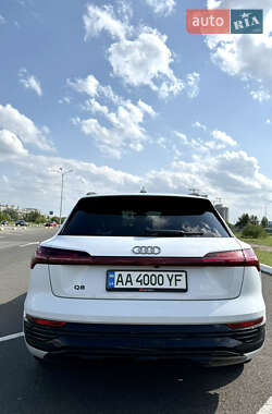 Внедорожник / Кроссовер Audi Q8 e-tron 2023 в 