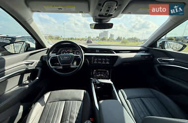 Внедорожник / Кроссовер Audi Q8 e-tron 2023 в 
