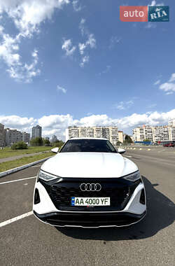 Внедорожник / Кроссовер Audi Q8 e-tron 2023 в 