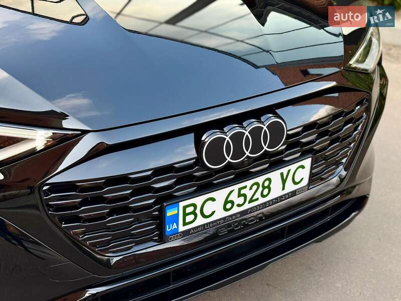 Позашляховик / Кросовер Audi Q8 e-tron 2023 в Львові