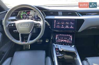 Внедорожник / Кроссовер Audi Q8 e-tron 2023 в 