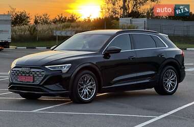 Позашляховик / Кросовер Audi Q8 e-tron 2023 в Рівному