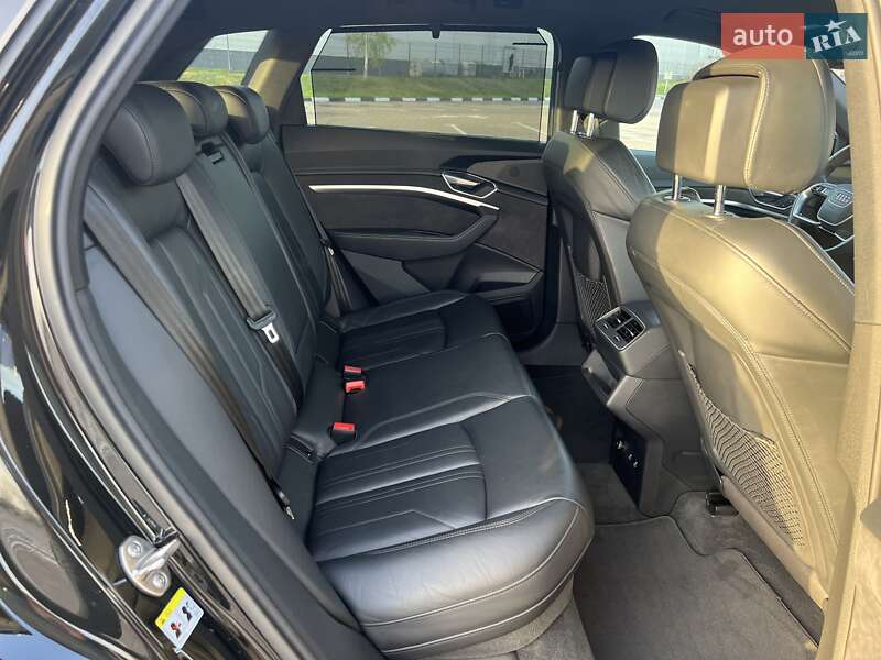 Внедорожник / Кроссовер Audi Q8 e-tron 2023 в Ровно