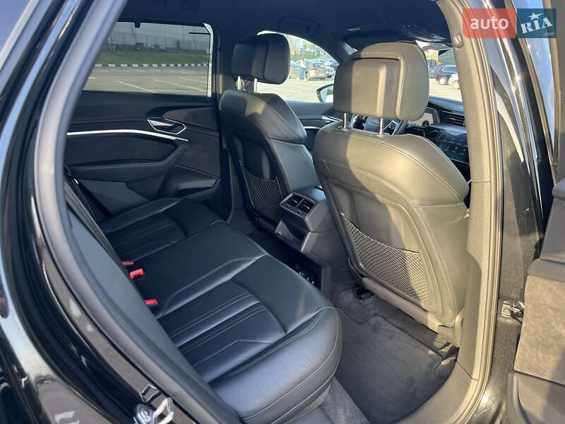 Внедорожник / Кроссовер Audi Q8 e-tron 2023 в Ровно