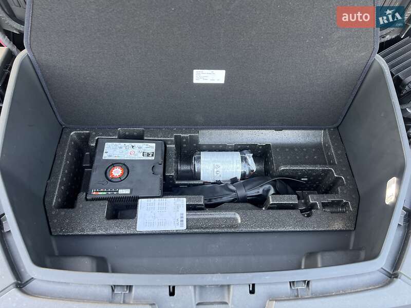 Внедорожник / Кроссовер Audi Q8 e-tron 2023 в Ровно