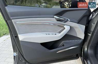 Внедорожник / Кроссовер Audi Q8 e-tron 2024 в 