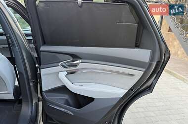 Внедорожник / Кроссовер Audi Q8 e-tron 2024 в 