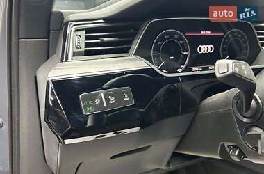 Внедорожник / Кроссовер Audi Q8 e-tron 2023 в 