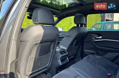 Внедорожник / Кроссовер Audi Q8 e-tron 2023 в 