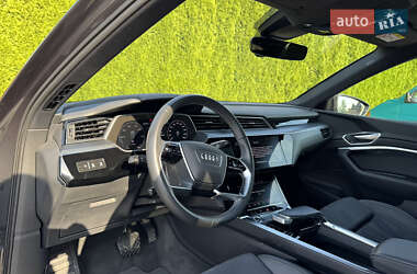 Внедорожник / Кроссовер Audi Q8 e-tron 2023 в 