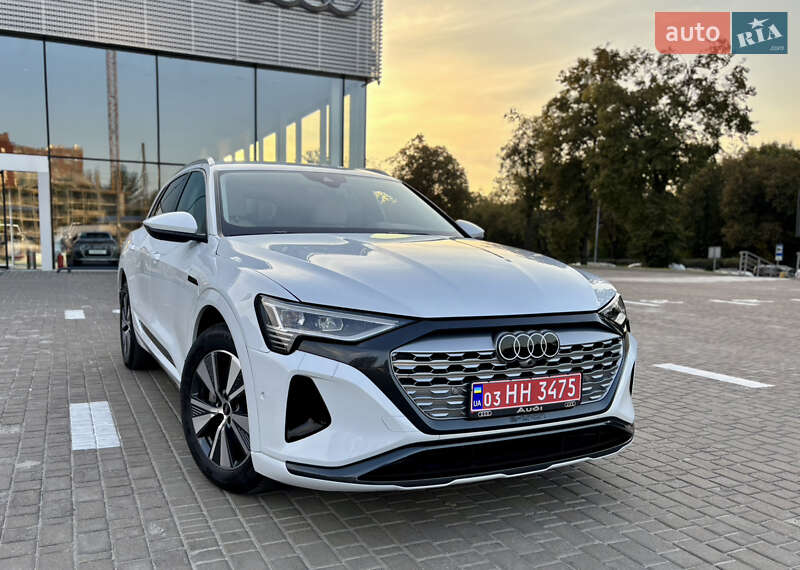 Внедорожник / Кроссовер Audi Q8 e-tron 2024 в Львове