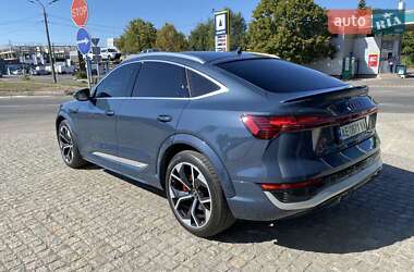 Позашляховик / Кросовер Audi Q8 e-tron 2023 в 