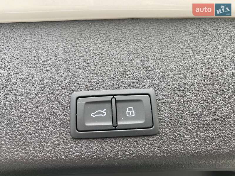 Внедорожник / Кроссовер Audi Q8 e-tron 2023 в Хмельницком
