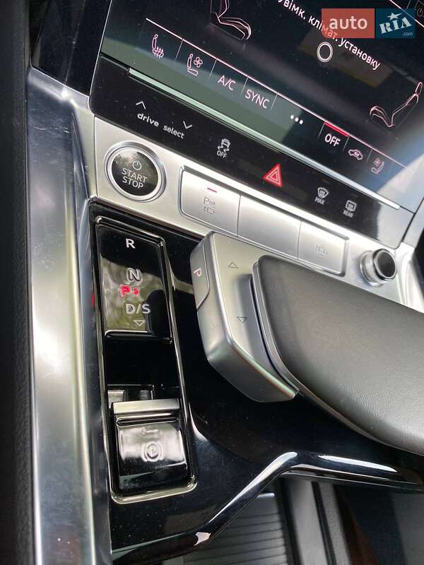 Внедорожник / Кроссовер Audi Q8 e-tron 2023 в Хмельницком