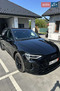 Внедорожник / Кроссовер Audi Q8 e-tron 2023 в 