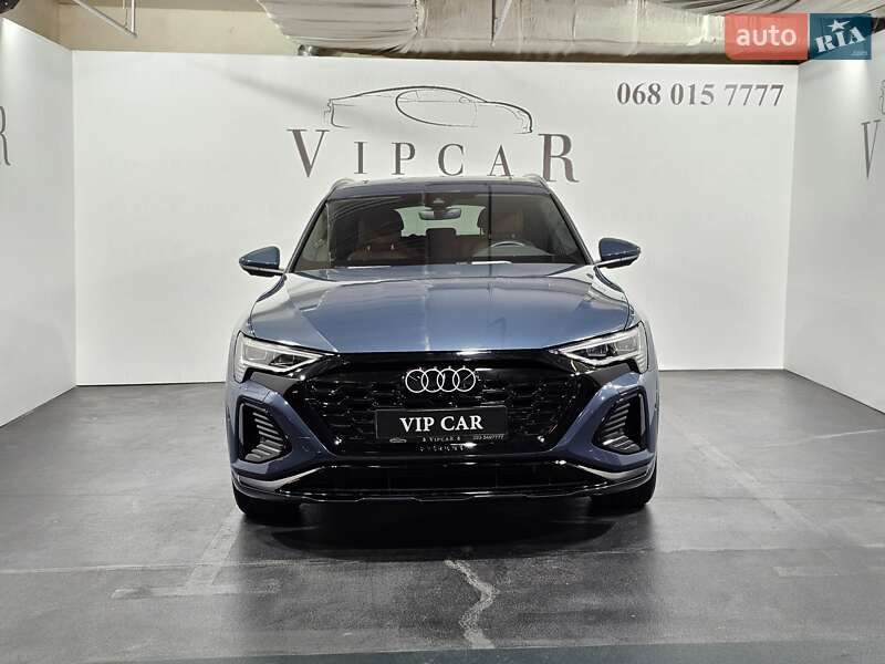 Позашляховик / Кросовер Audi Q8 e-tron 2023 в Києві