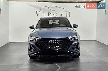 Позашляховик / Кросовер Audi Q8 e-tron 2023 в 