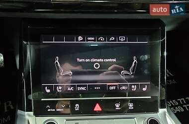Позашляховик / Кросовер Audi Q8 e-tron 2023 в 