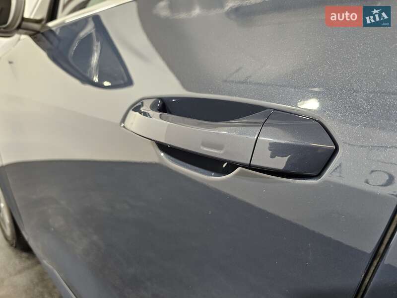 Позашляховик / Кросовер Audi Q8 e-tron 2023 в Києві