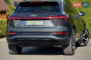Позашляховик / Кросовер Audi Q8 e-tron 2023 в 