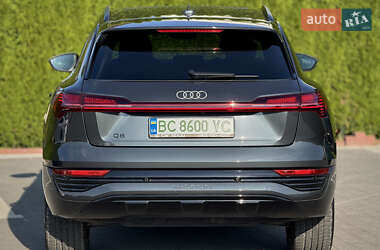 Позашляховик / Кросовер Audi Q8 e-tron 2023 в 