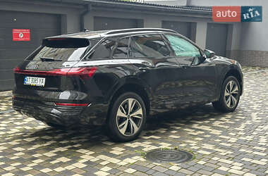 Позашляховик / Кросовер Audi Q8 e-tron 2023 в 