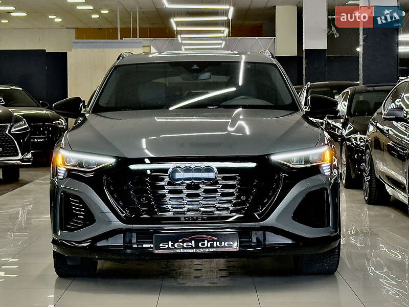 Внедорожник / Кроссовер Audi Q8 e-tron 2023 в Николаеве
