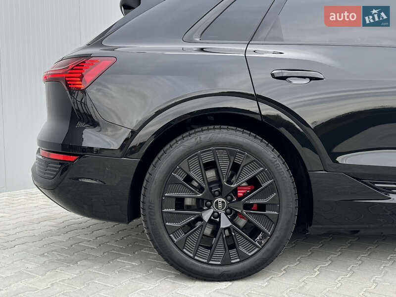 Внедорожник / Кроссовер Audi Q8 e-tron 2023 в Мукачево