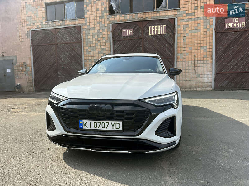 Позашляховик / Кросовер Audi Q8 e-tron 2023 в Києві
