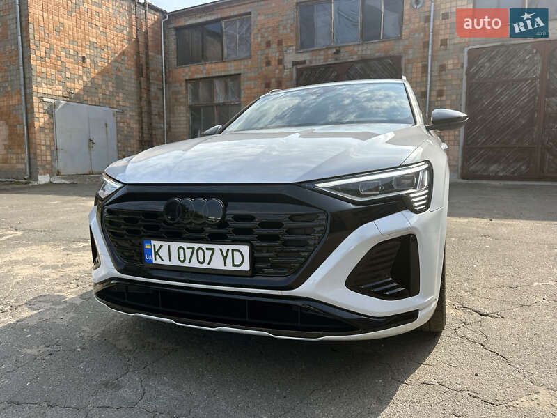 Внедорожник / Кроссовер Audi Q8 e-tron 2023 в Киеве