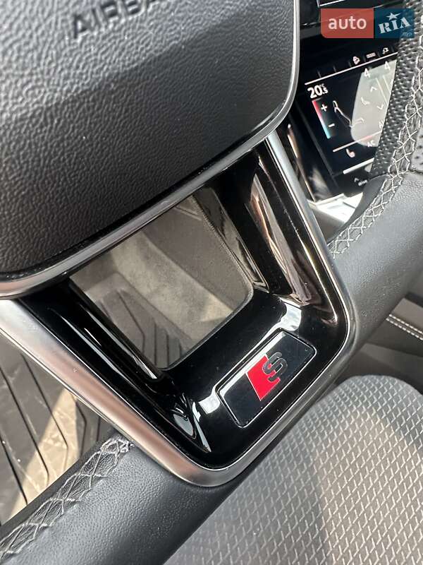 Позашляховик / Кросовер Audi Q8 e-tron 2023 в Києві