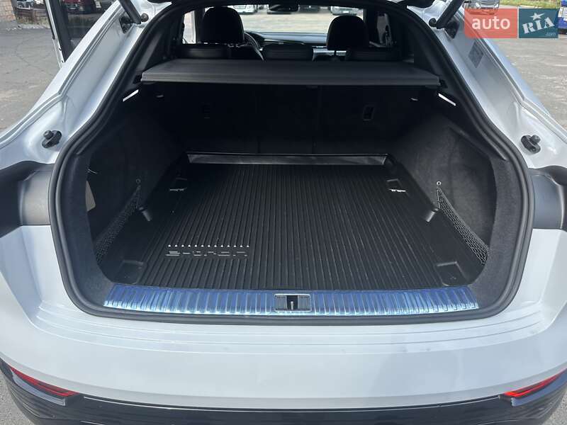 Внедорожник / Кроссовер Audi Q8 e-tron 2023 в Киеве