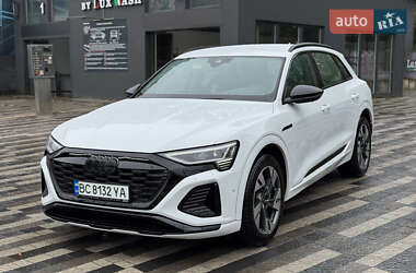 Позашляховик / Кросовер Audi Q8 e-tron 2023 в Львові
