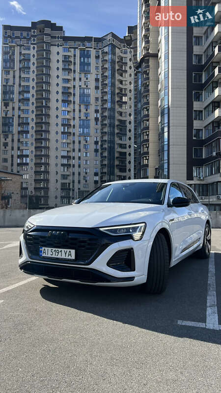 Внедорожник / Кроссовер Audi Q8 e-tron 2024 в Киеве