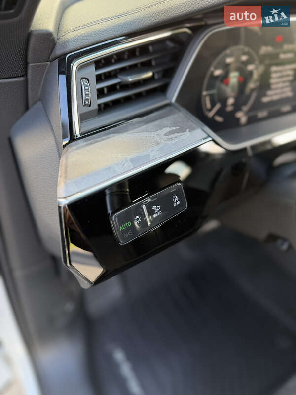 Внедорожник / Кроссовер Audi Q8 e-tron 2023 в Ровно
