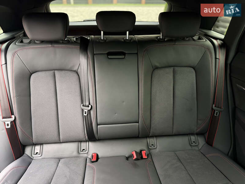 Позашляховик / Кросовер Audi Q8 e-tron 2024 в Києві