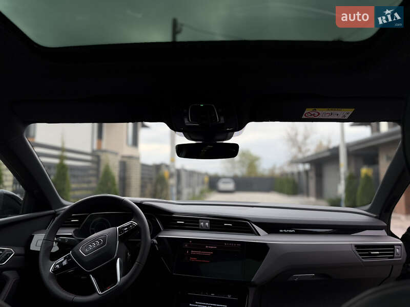 Позашляховик / Кросовер Audi Q8 e-tron 2024 в Києві
