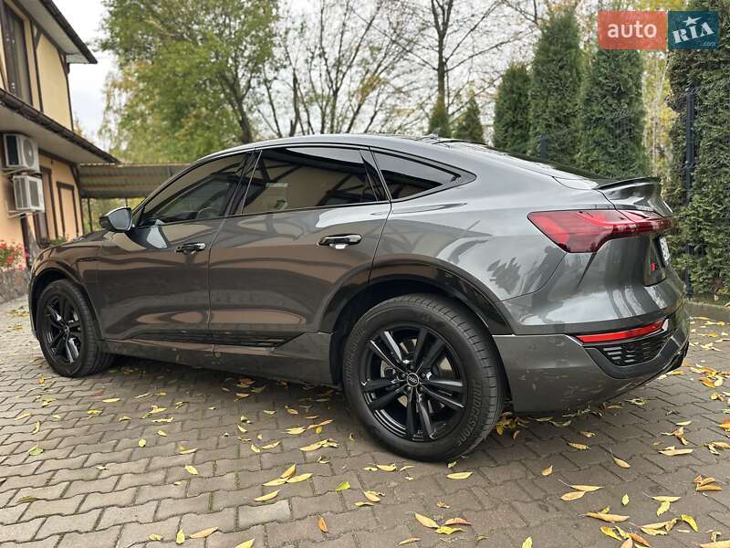 Позашляховик / Кросовер Audi Q8 e-tron 2023 в Хмельницькому