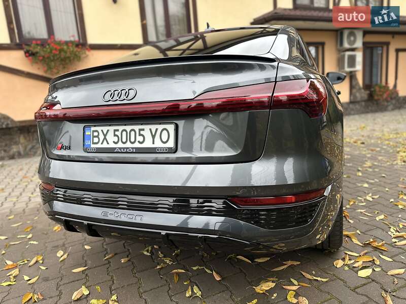 Позашляховик / Кросовер Audi Q8 e-tron 2023 в Хмельницькому