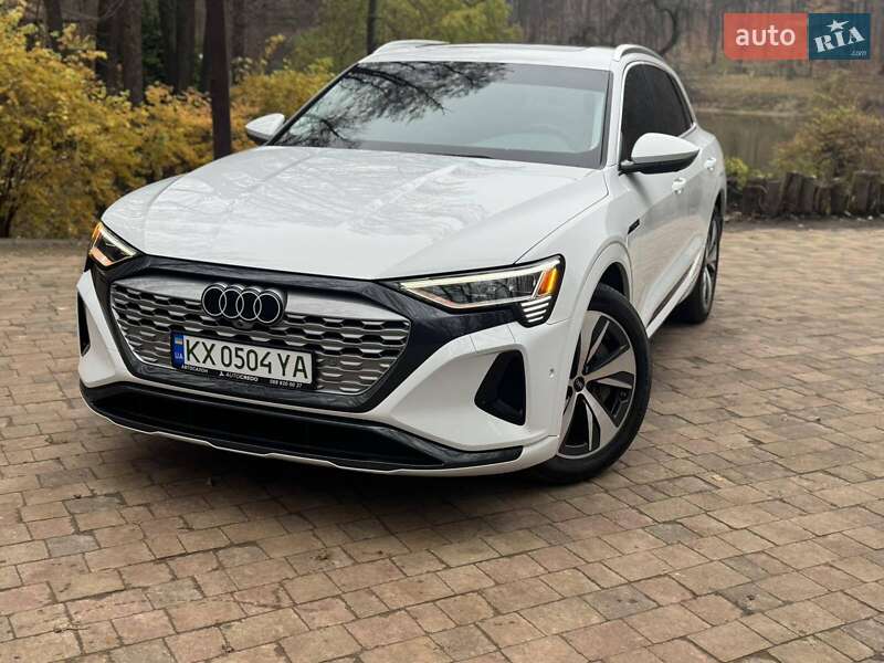 Внедорожник / Кроссовер Audi Q8 e-tron 2023 в Харькове