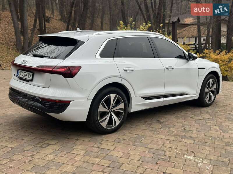 Внедорожник / Кроссовер Audi Q8 e-tron 2023 в Харькове