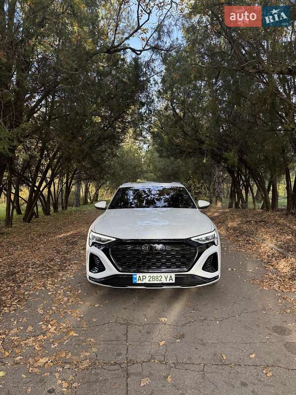 Внедорожник / Кроссовер Audi Q8 e-tron 2023 в Запорожье