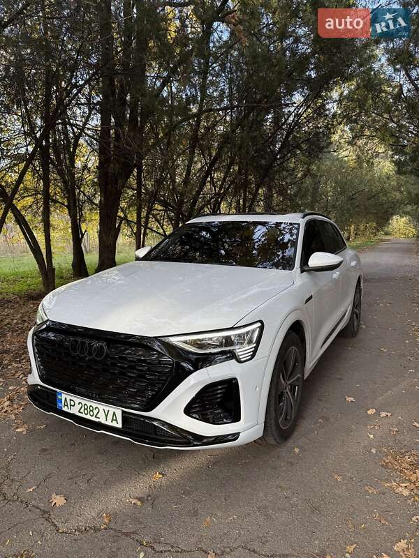 Внедорожник / Кроссовер Audi Q8 e-tron 2023 в Запорожье
