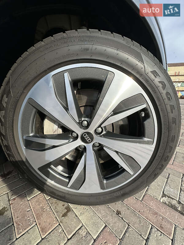 Внедорожник / Кроссовер Audi Q8 e-tron 2023 в Харькове