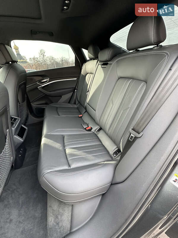 Внедорожник / Кроссовер Audi Q8 e-tron 2023 в Харькове